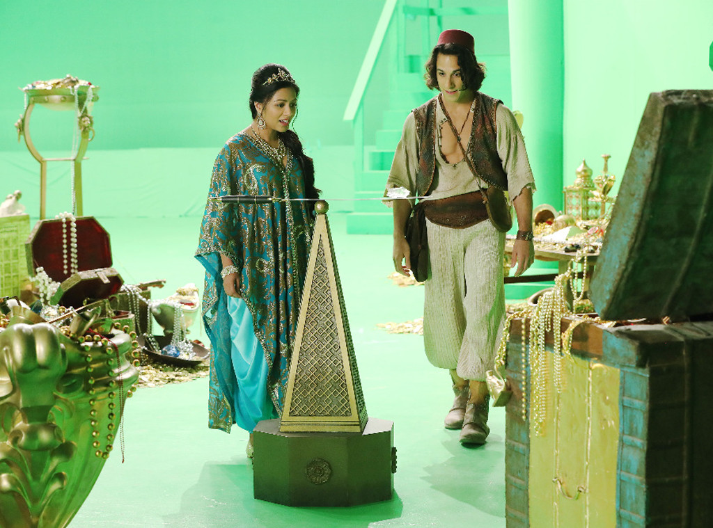 Ouat S Jasmine Feels The Pressure Playing The Iconic Princess E Online